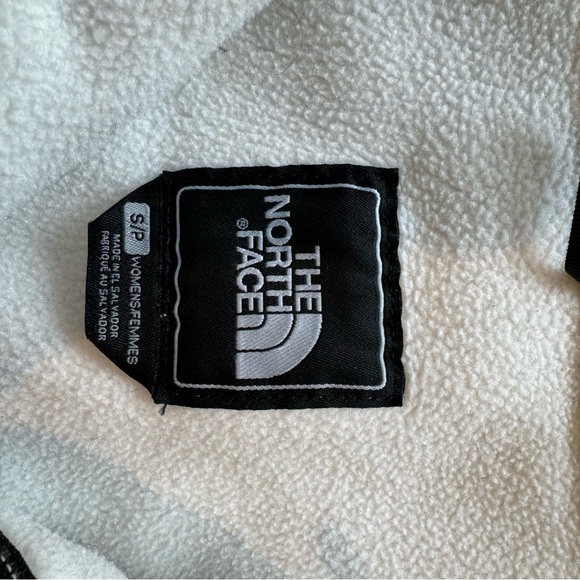 North face women’s white zip up jacket - Picture 2 of 3